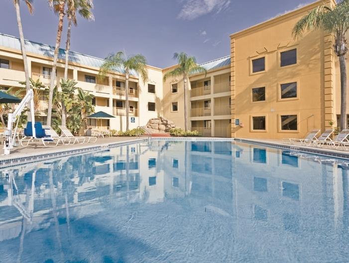 La Quinta Inn By Wyndham Tampa Near Busch Gardens Buitenkant foto
