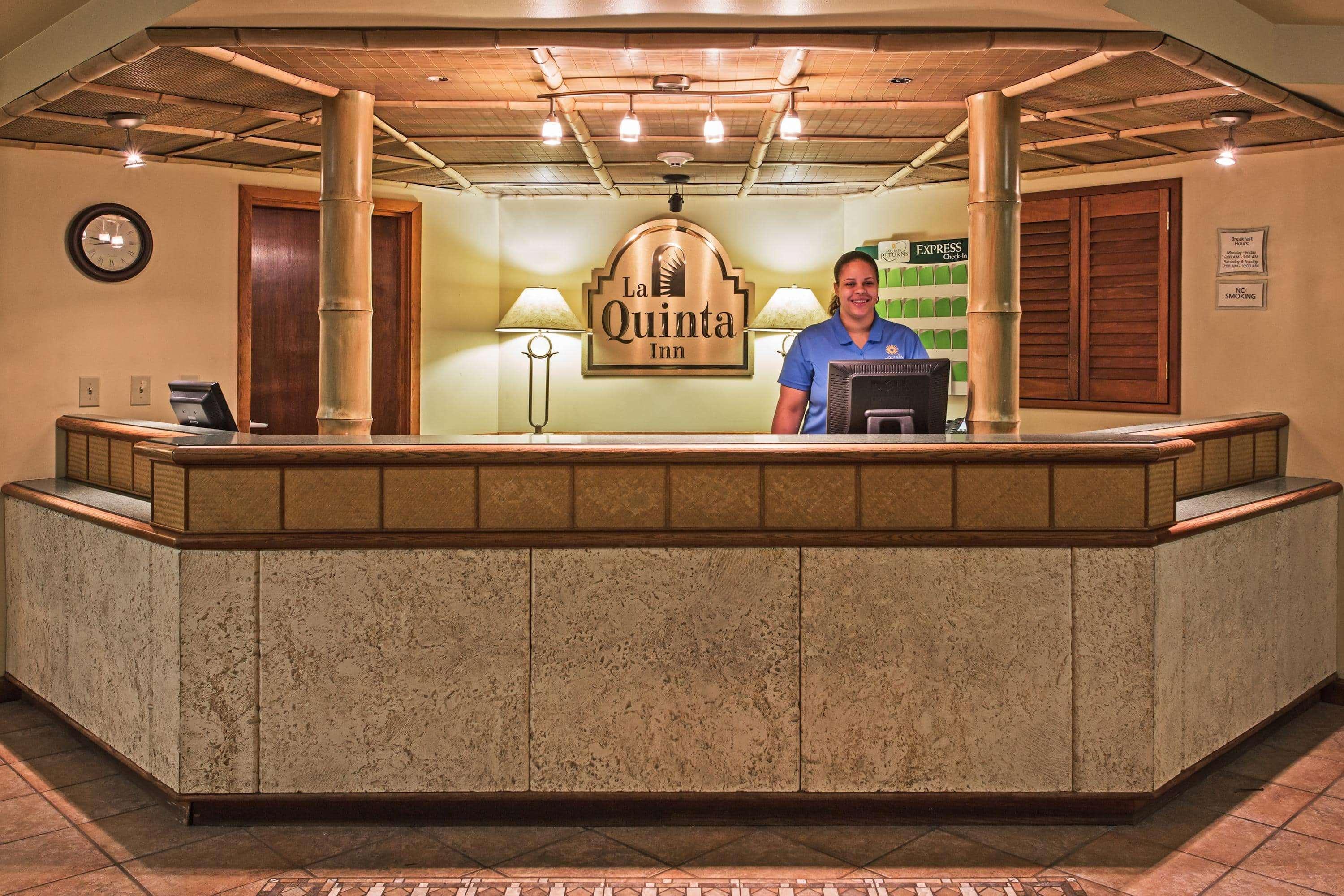 La Quinta Inn By Wyndham Tampa Near Busch Gardens Buitenkant foto