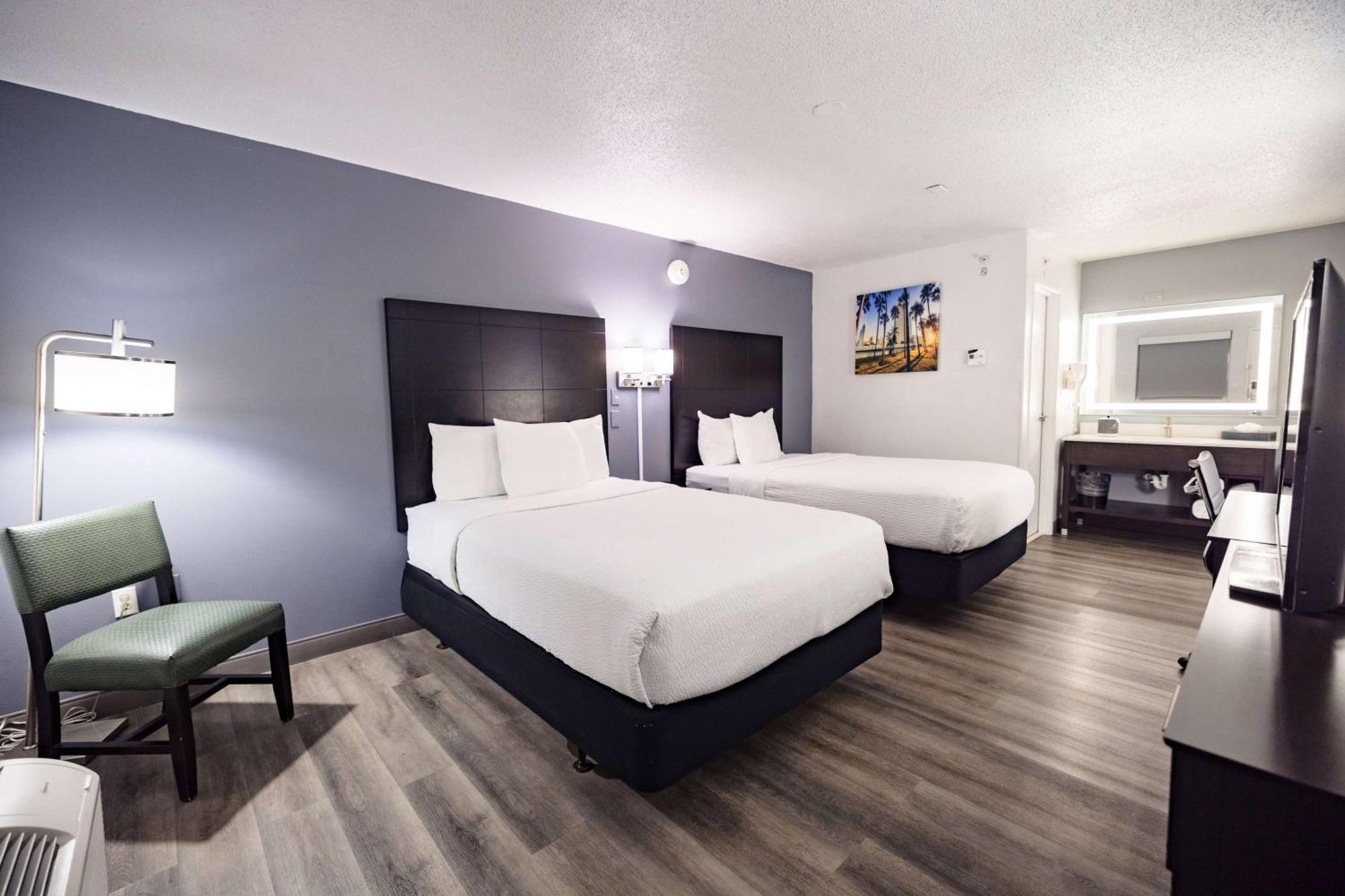 La Quinta Inn By Wyndham Tampa Near Busch Gardens Buitenkant foto