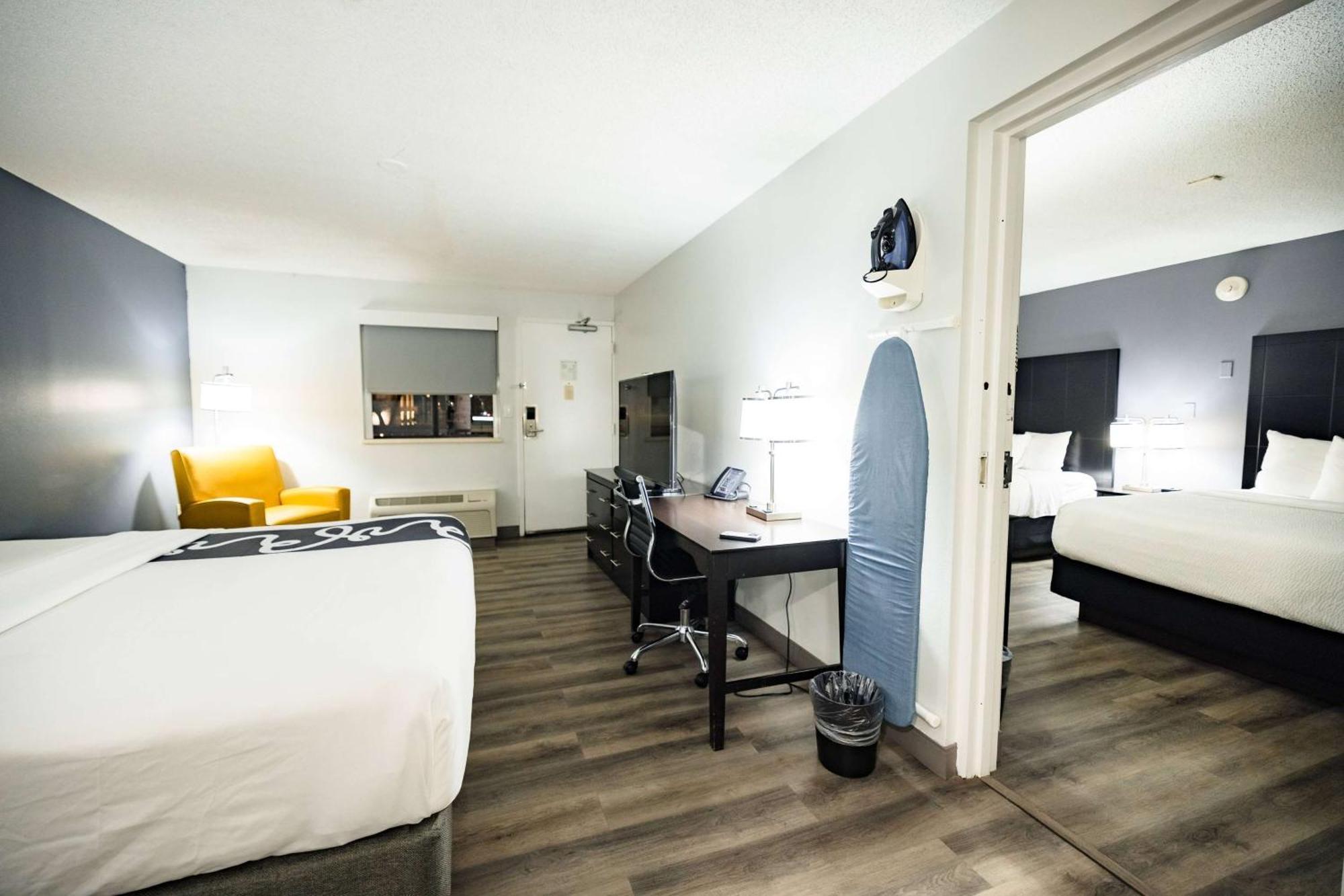 La Quinta Inn By Wyndham Tampa Near Busch Gardens Buitenkant foto