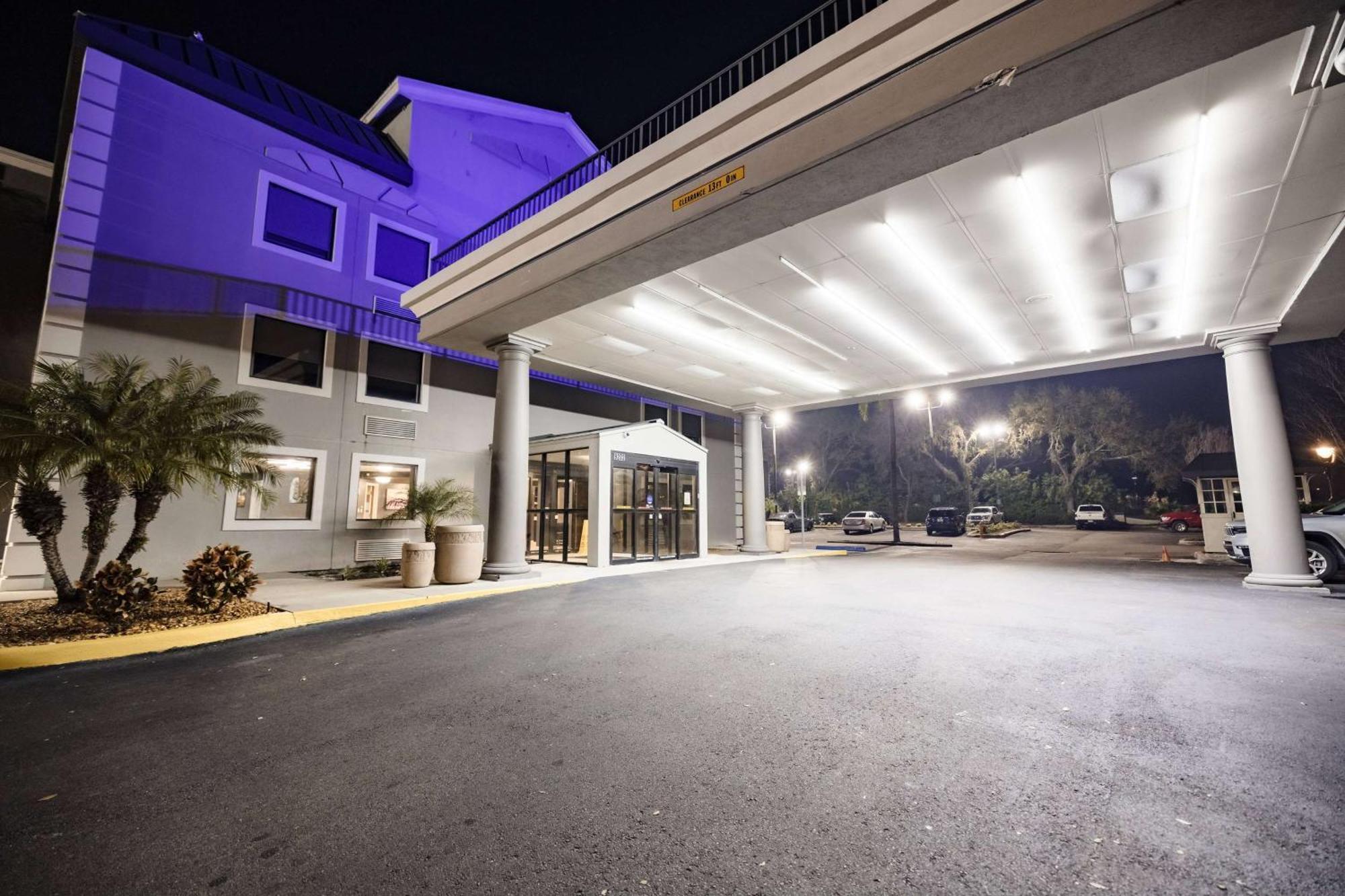 La Quinta Inn By Wyndham Tampa Near Busch Gardens Buitenkant foto