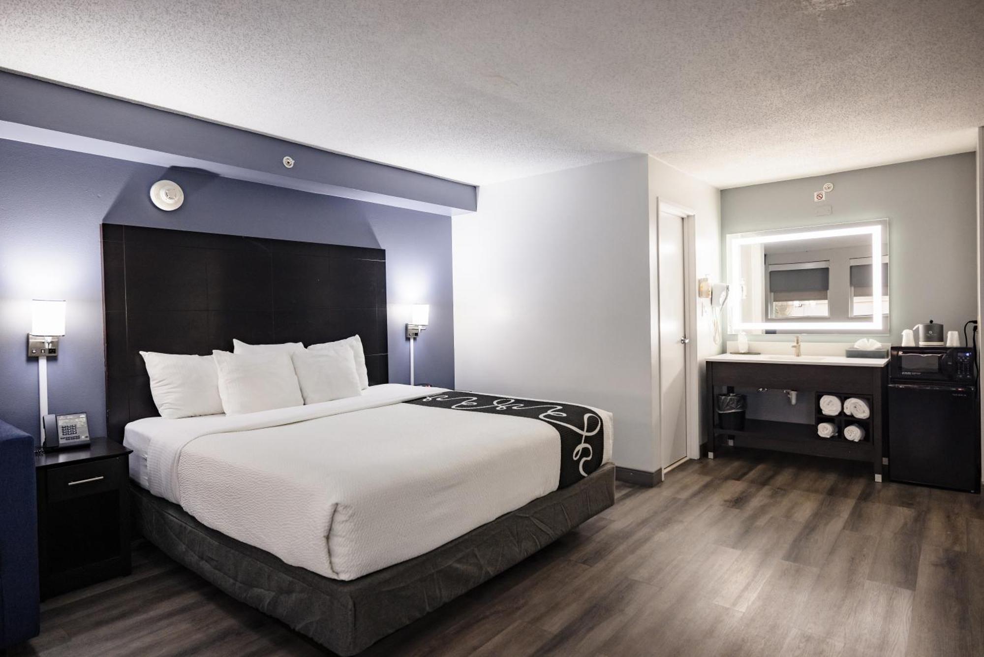 La Quinta Inn By Wyndham Tampa Near Busch Gardens Buitenkant foto