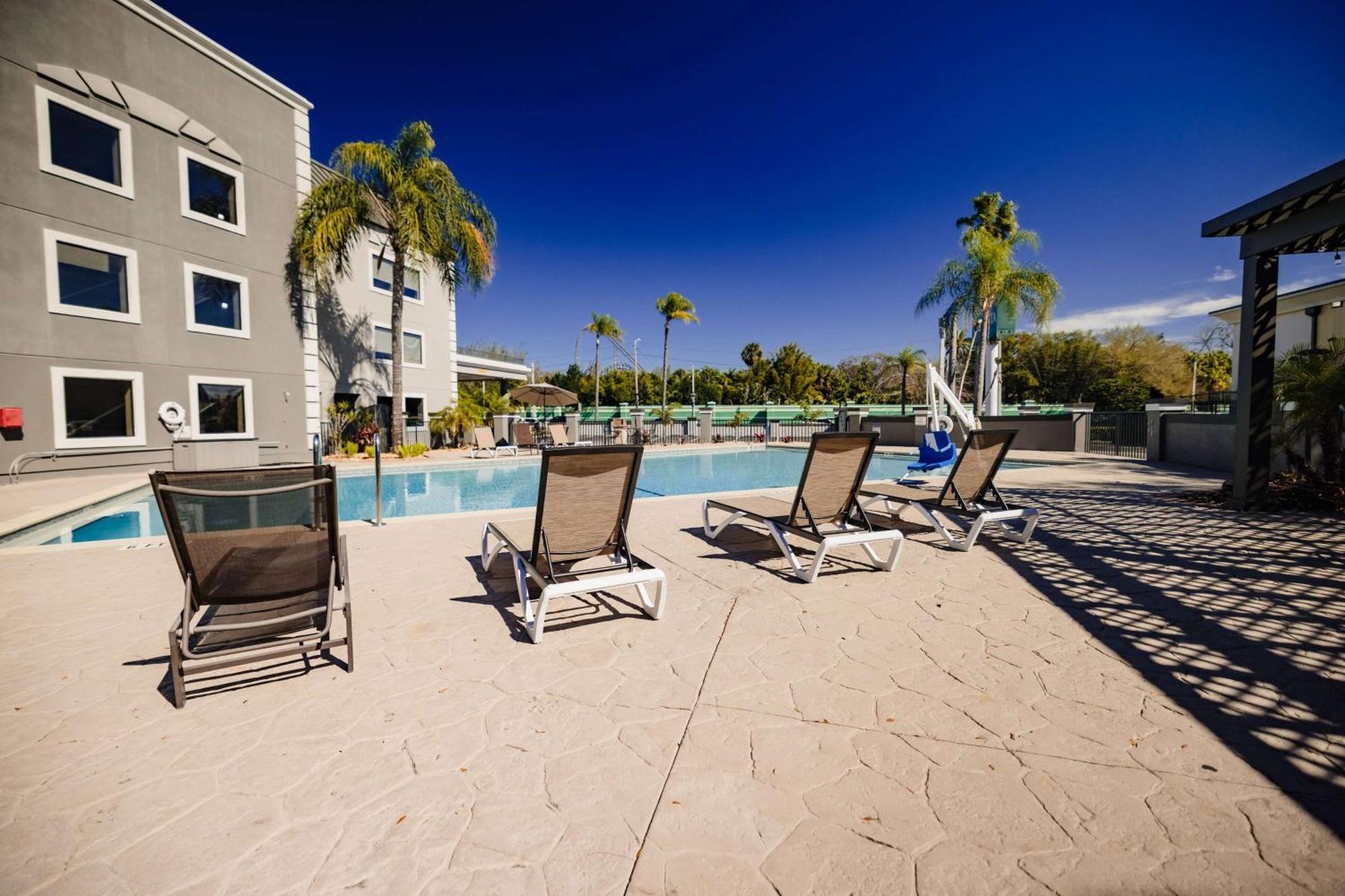 La Quinta Inn By Wyndham Tampa Near Busch Gardens Buitenkant foto