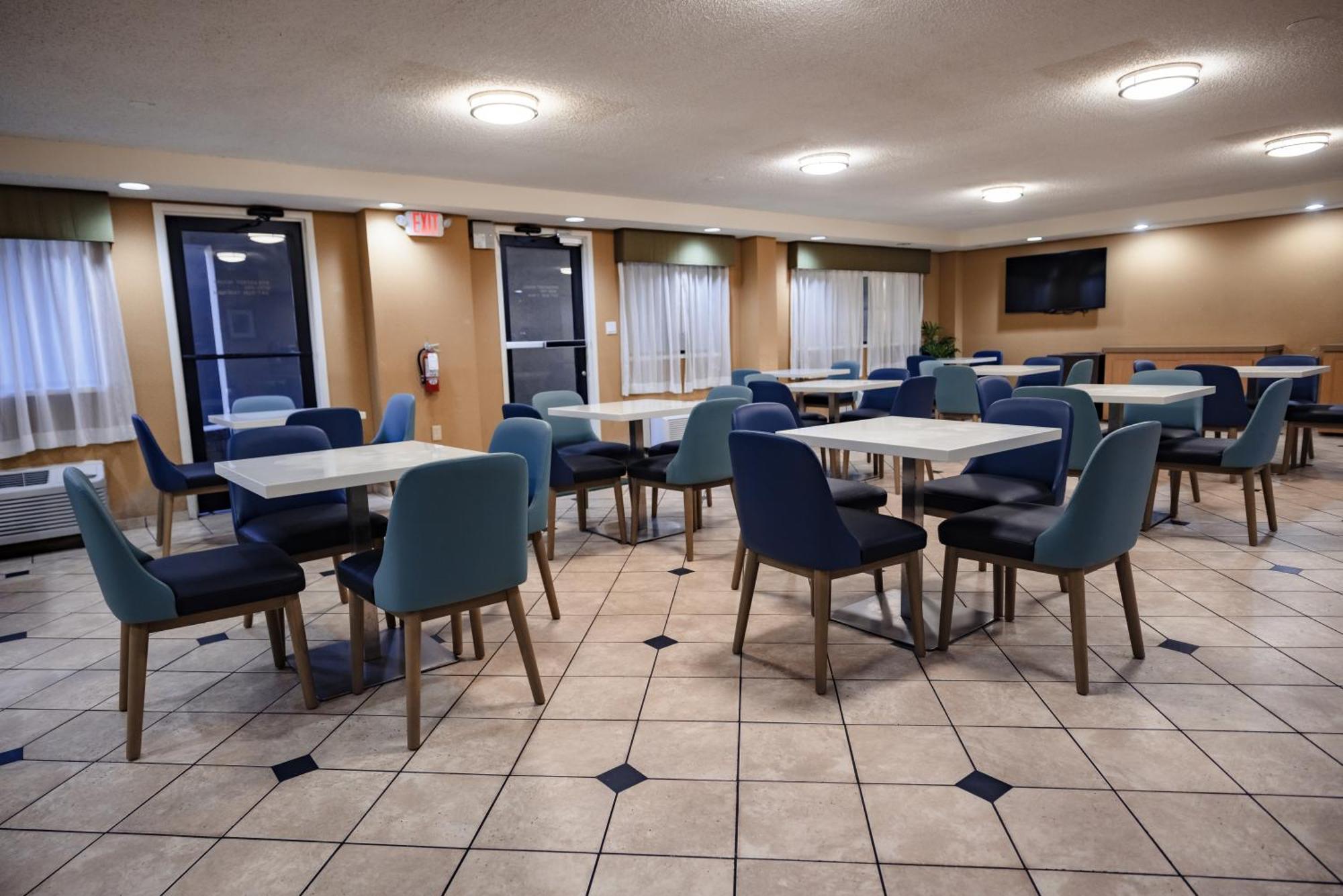 La Quinta Inn By Wyndham Tampa Near Busch Gardens Buitenkant foto