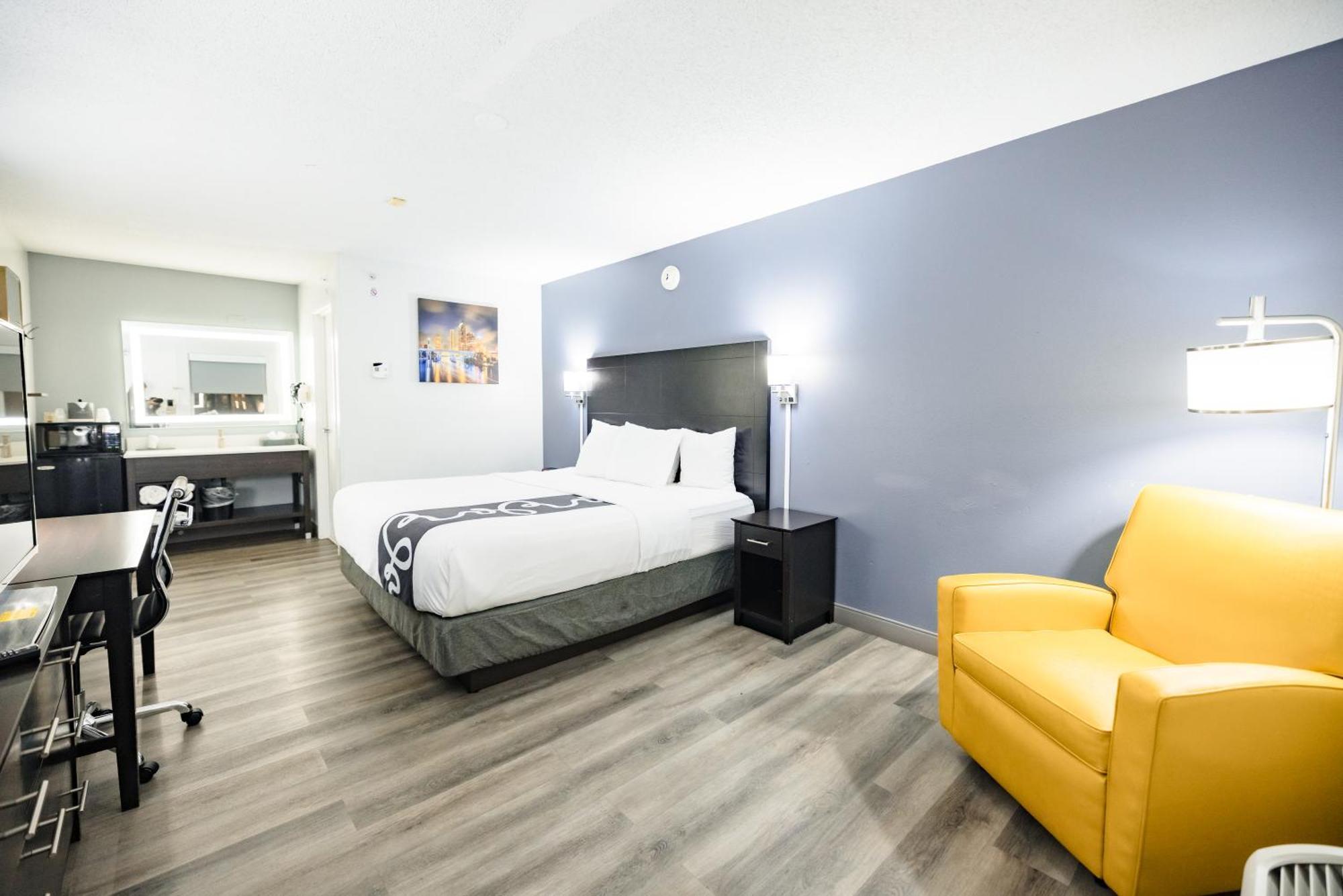 La Quinta Inn By Wyndham Tampa Near Busch Gardens Buitenkant foto