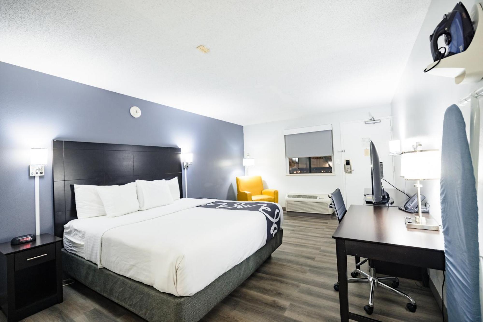 La Quinta Inn By Wyndham Tampa Near Busch Gardens Buitenkant foto