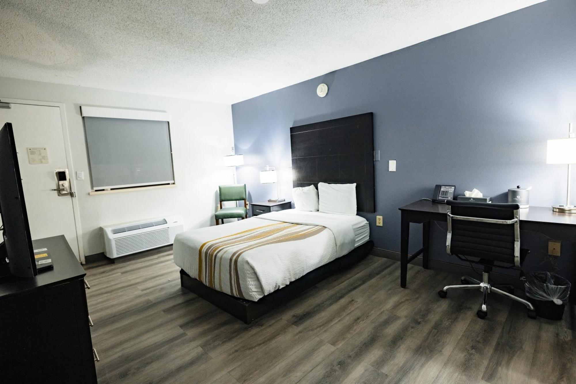 La Quinta Inn By Wyndham Tampa Near Busch Gardens Buitenkant foto